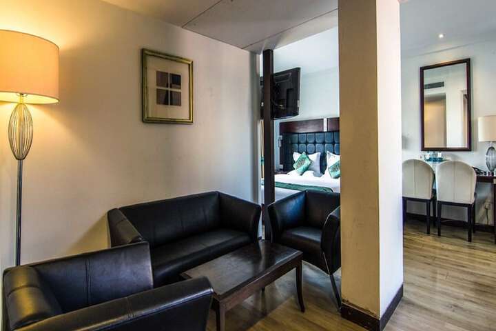 Room 37 of 151