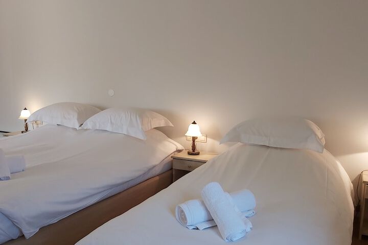 Room 18 of 446