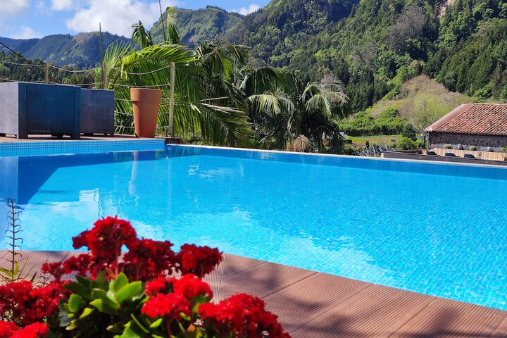 Pool 18 of 28