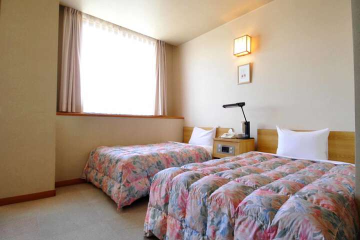 Room 7 of 48