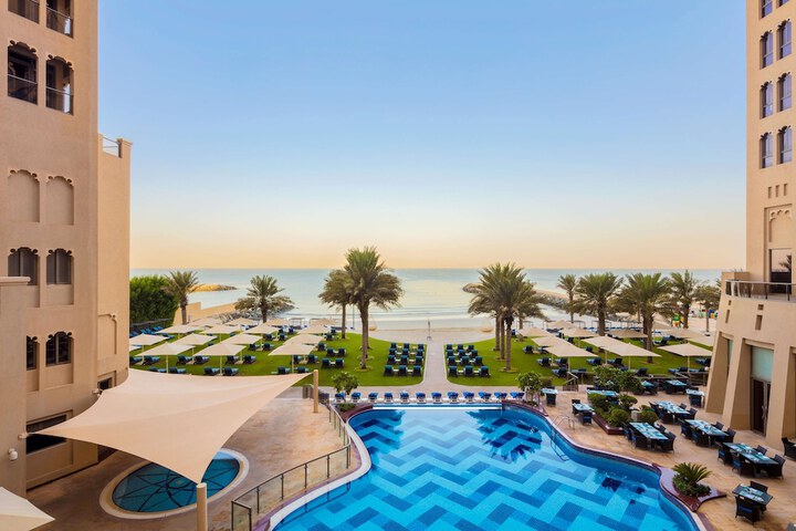 Pool Hotel