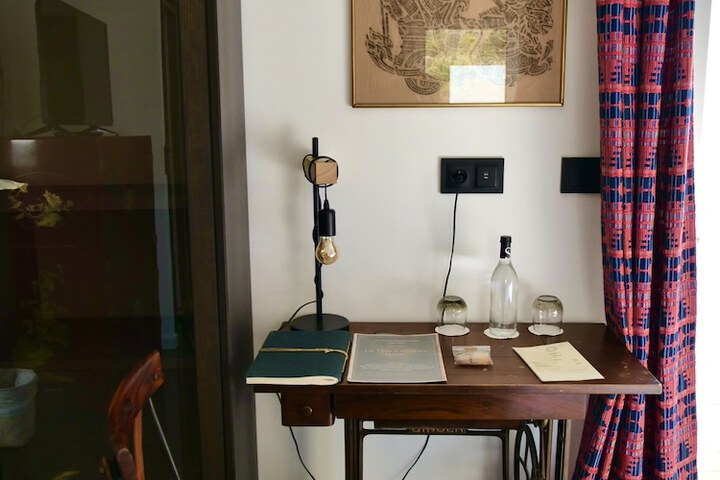 Room 33 of 76