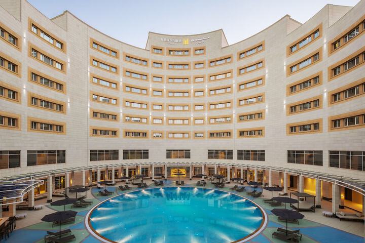 Pool Hotel