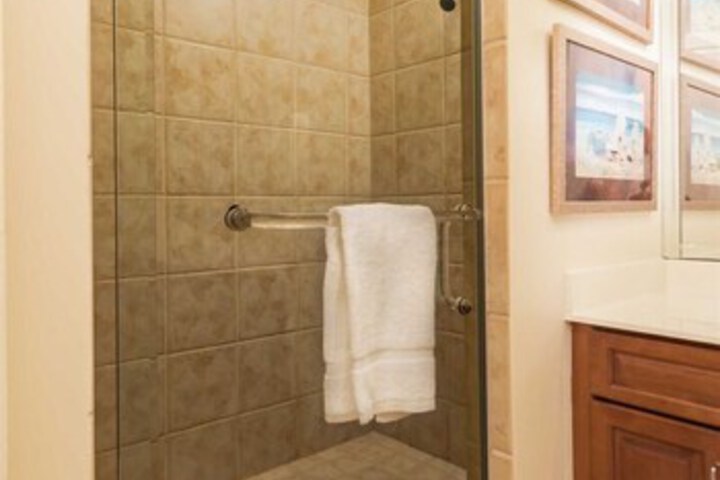 Room 44 of 163