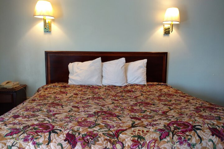 Standard | King Bed (9 of 16)