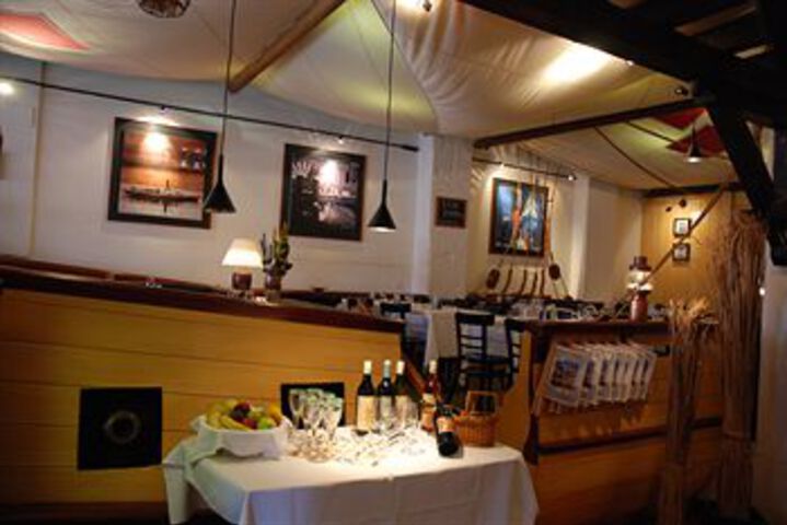 Dining 91 of 102