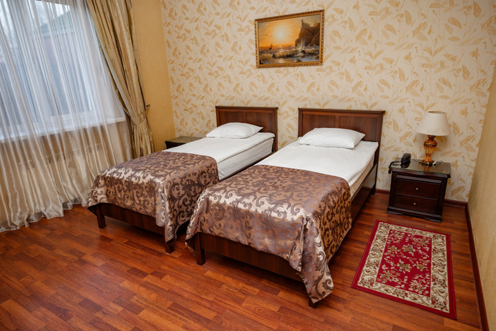 Room 6 of 34