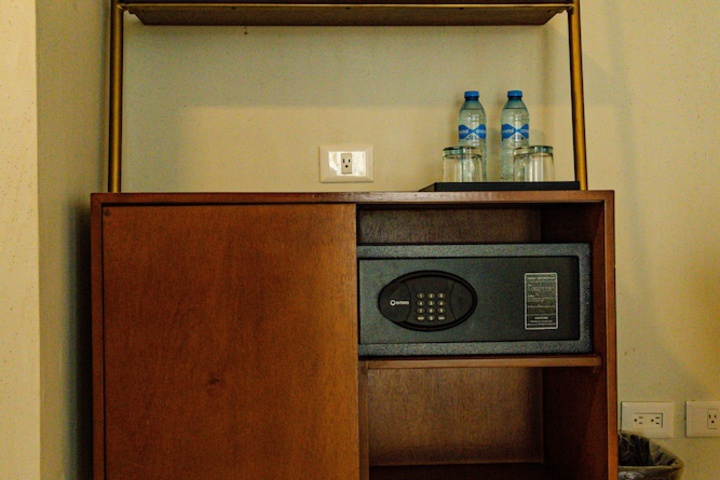 Room 17 of 64