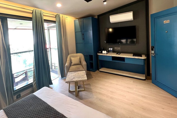 Room 25 of 58