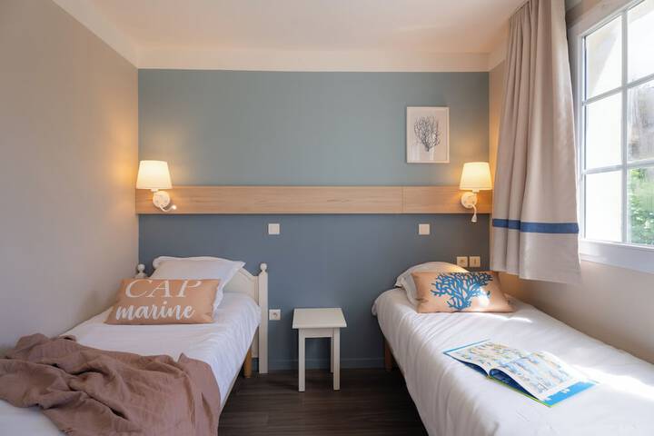 Room 5 of 76