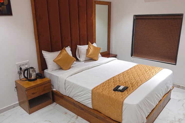 Room 5 of 23
