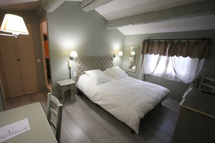 Room 7 of 56