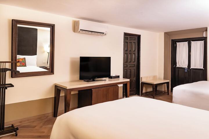 Room 48 of 92