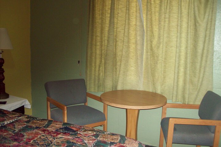 Room 4 of 40