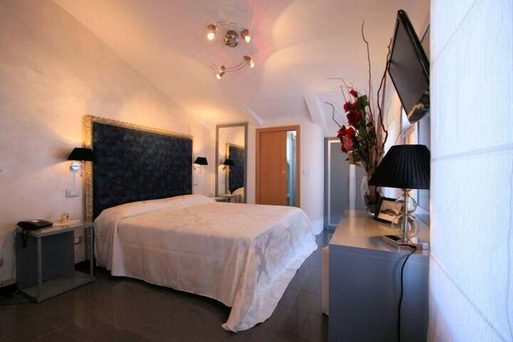 Room 9 of 61