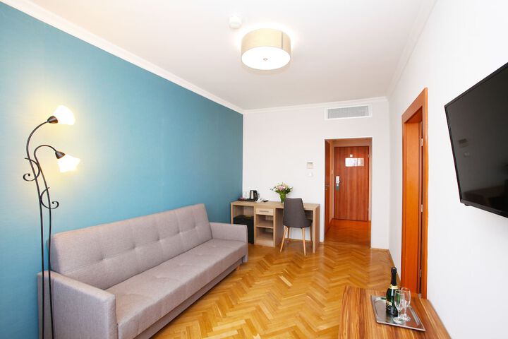 Room 76 of 139