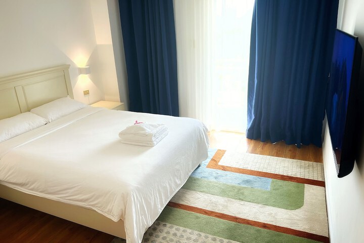 Room 8 of 45
