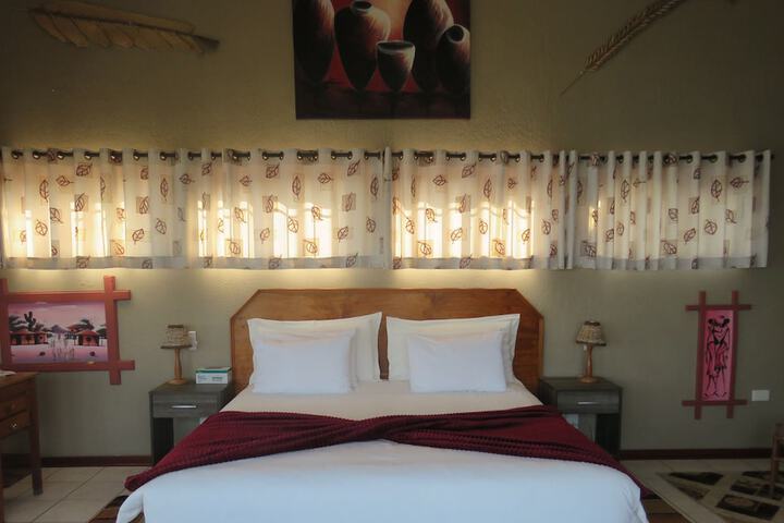 Room 6 of 76
