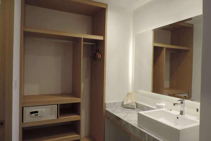 Room 41 of 70