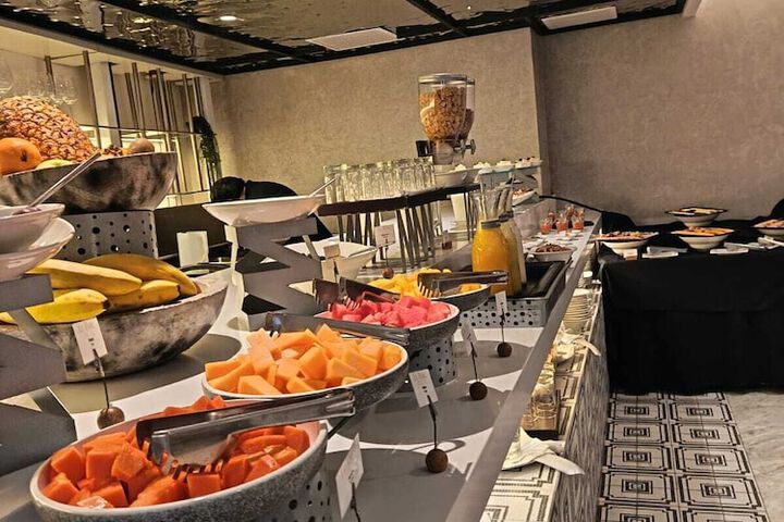 Dining 56 of 65
