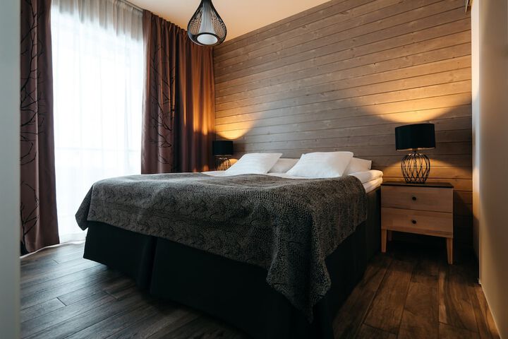 Room 21 of 102