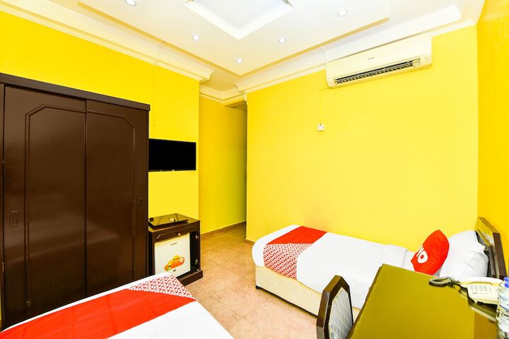 Room 16 of 33