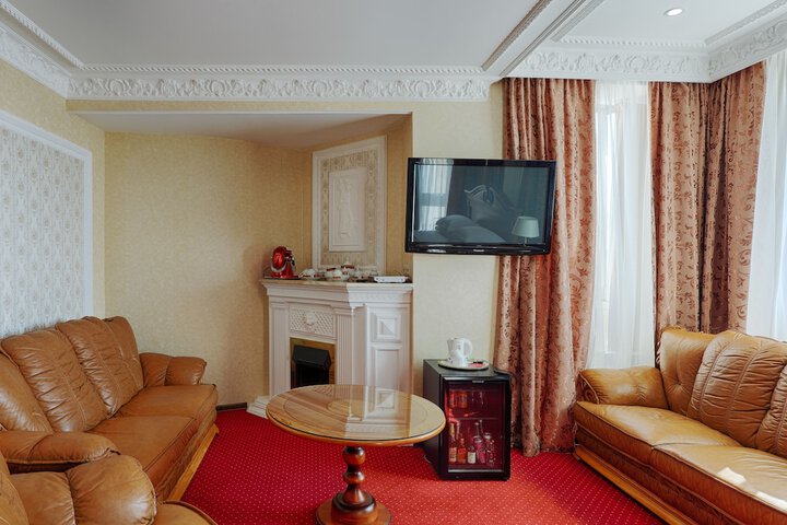 Room 10 of 72