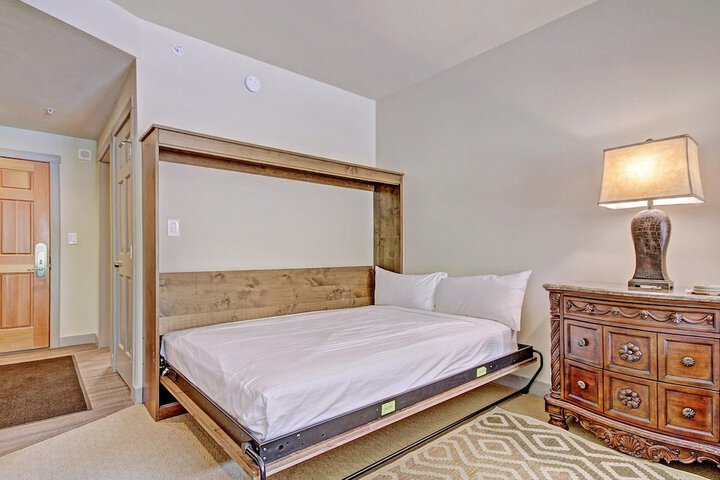 Room 6 of 31