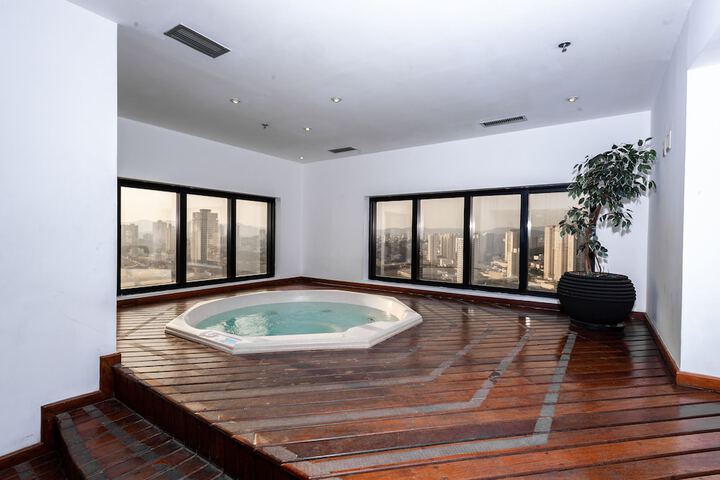 Pool 51 of 83