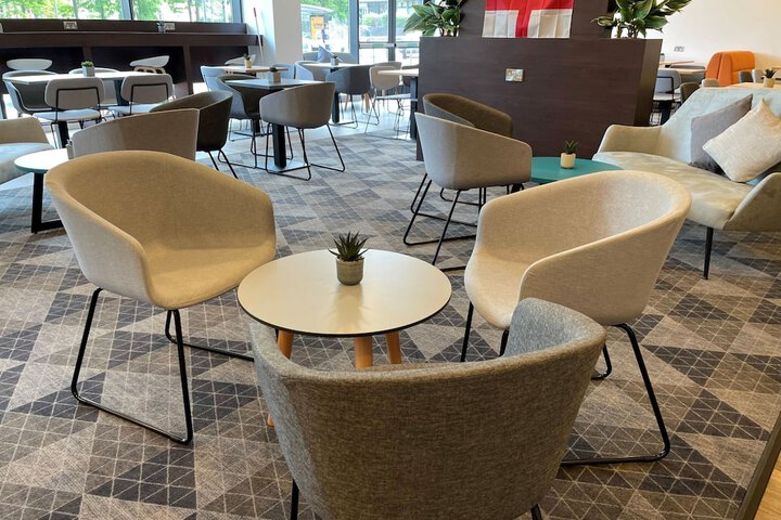 Lounge 49 of 74