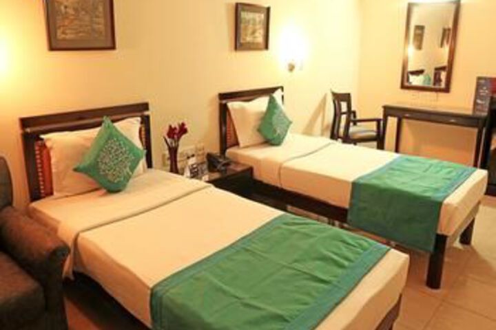 OYO 2417 Hotel Allenby Inn