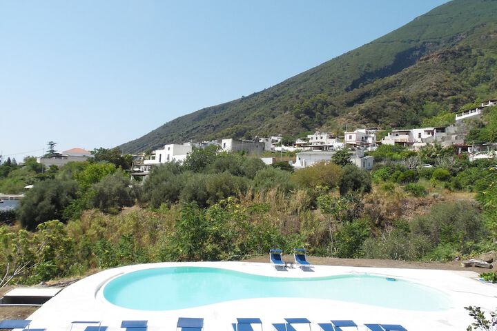 Hotel with Pool