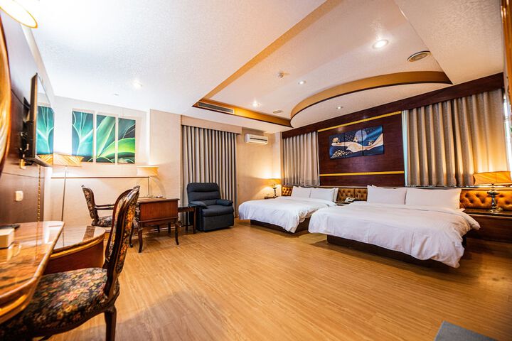 Room 15 of 68