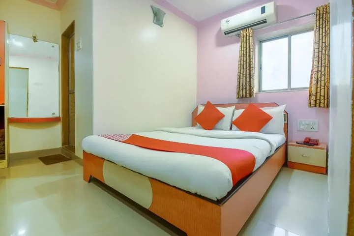 Room 4 of 4