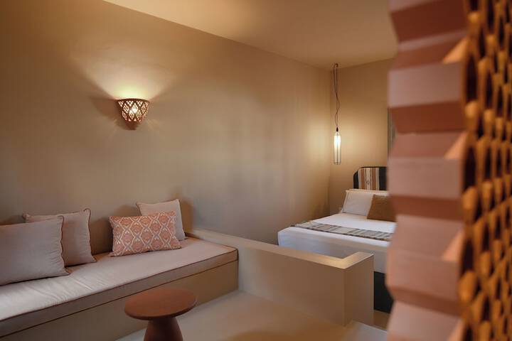 Room 13 of 282