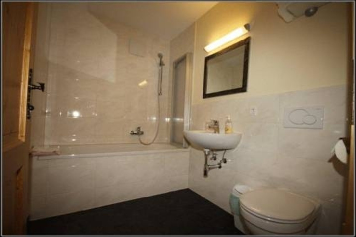 Room 9 of 22