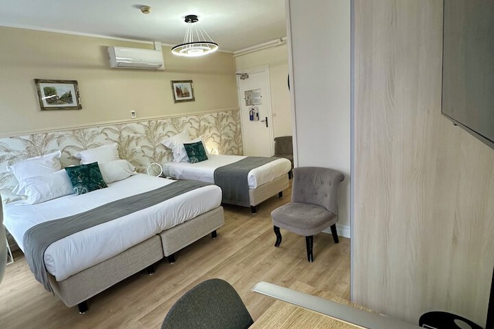 Room 40 of 85