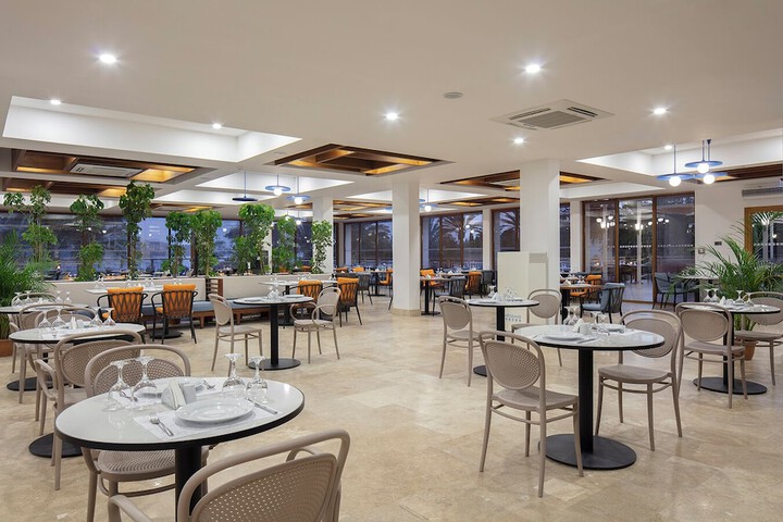 Dining 130 of 163