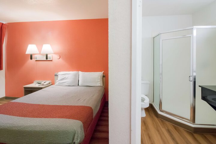 Room 12 of 39