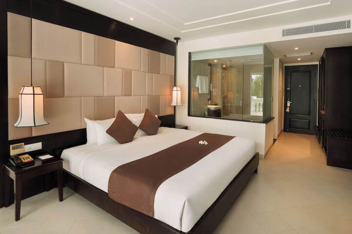 Room 4 of 70