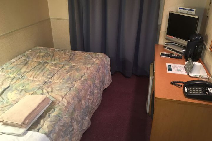Room 4 of 41