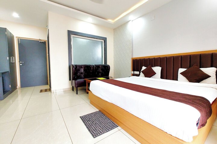 Room 10 of 27