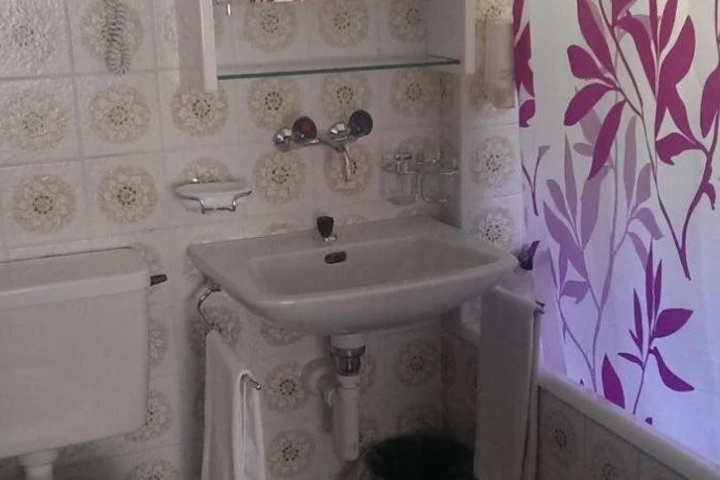 Room 7 of 20