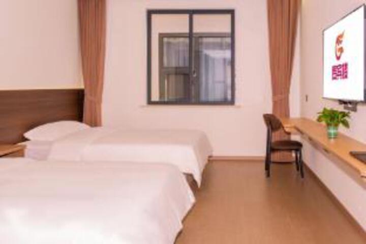 Room 16 of 18