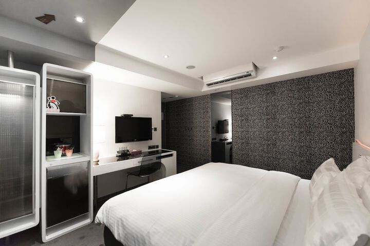 Room 26 of 64