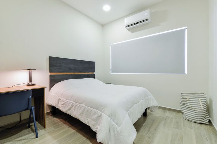 Room 55 of 228