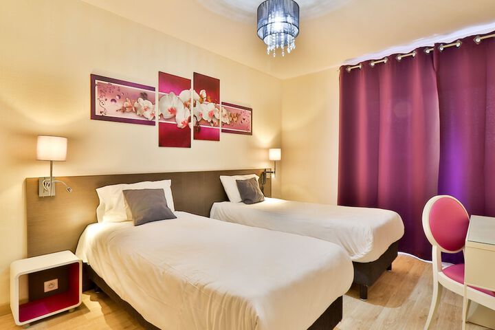 Room 5 of 48