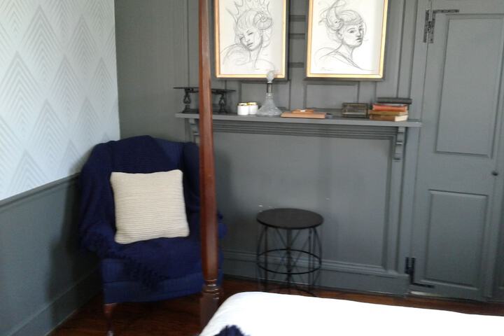 Room 18 of 42