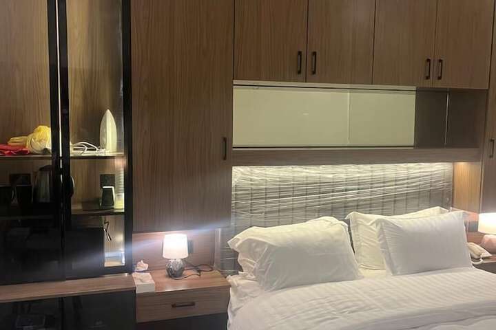 Room 8 of 64