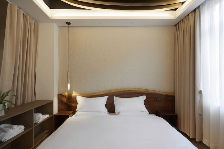 Room 10 of 44